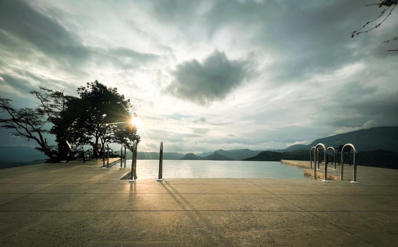 Haze And Kites Resort مونار المظهر الخارجي الصورة